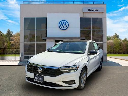 Pure White 2021 Volkswagen Jetta 1.4T R-Line
