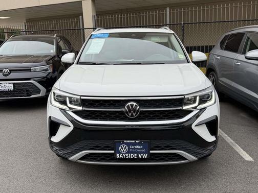Pure White 2023 Volkswagen Taos 1.5T SEL