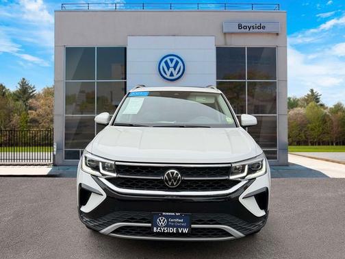 Pure White 2023 Volkswagen Taos 1.5T SEL