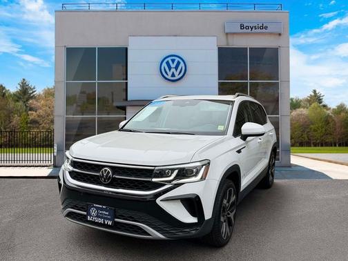 Pure White 2023 Volkswagen Taos 1.5T SEL