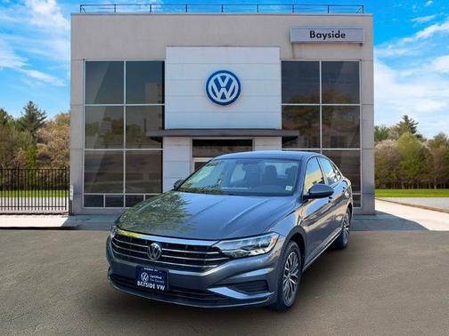 Platinum Gray Metallic 2021 Volkswagen Jetta 1.4T SE