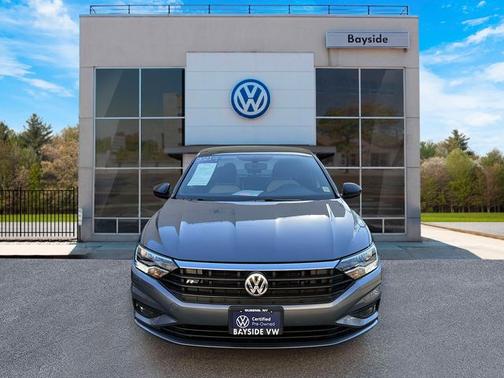 Platinum Gray Metallic 2021 Volkswagen Jetta 1.4T R-Line