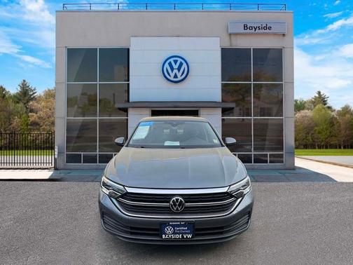 Platinum Gray Metallic 2023 Volkswagen Jetta 1.5T SE