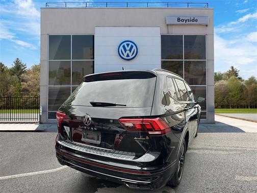 2022 Volkswagen Tiguan 2.0T SE R-Line Black
