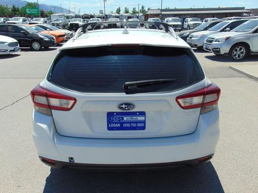 2017 Subaru Impreza 2.0i Premium
