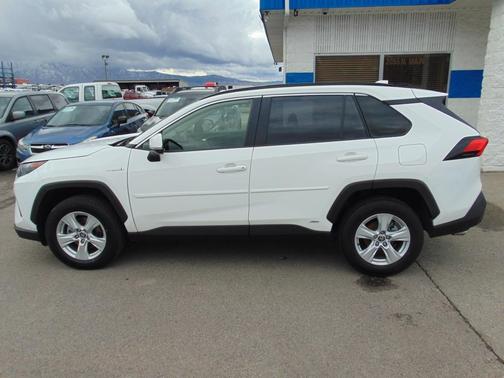 2020 Toyota RAV4 Hybrid LE