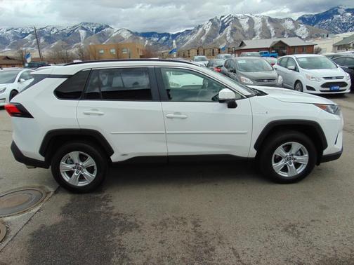 2020 Toyota RAV4 Hybrid LE