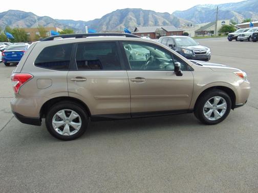 Burnished Bronze Metallic 2016 Subaru Forester 2.5i