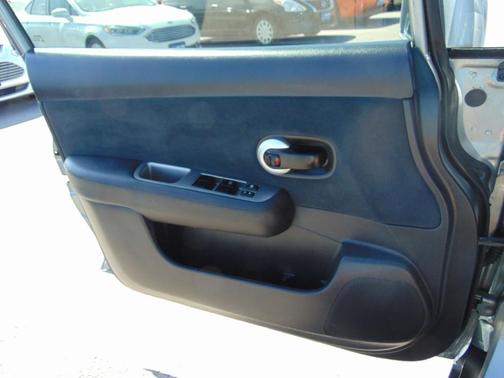 2012 Nissan Versa 1.8 S