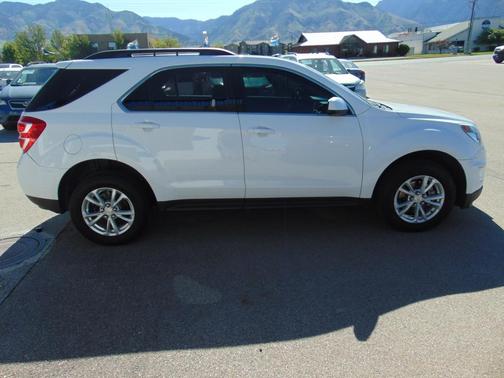 White 2017 Chevrolet Equinox