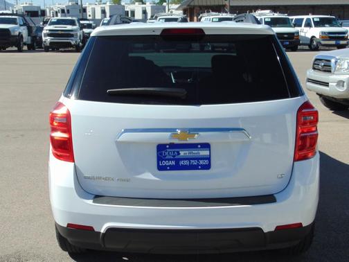 White 2017 Chevrolet Equinox