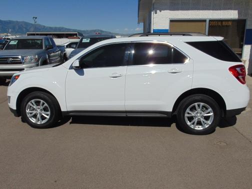 White 2017 Chevrolet Equinox