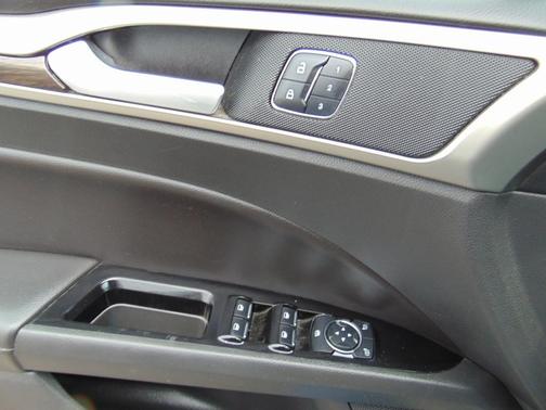 2016 Ford Fusion Energi SE Luxury
