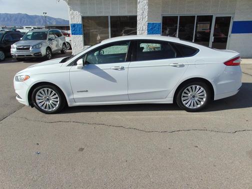 2015 Ford Fusion Hybrid SE