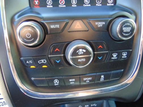 White 2018 Dodge Durango SXT