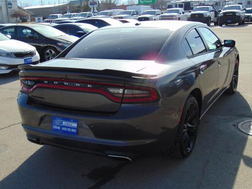 2018 Dodge Charger SXT
