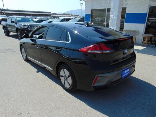 2021 Hyundai IONIQ Hybrid SE