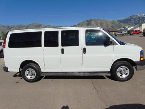 White 2015 Chevrolet Express 2500 LT