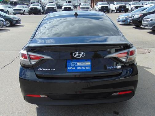 2016 Hyundai SONATA Hybrid SE