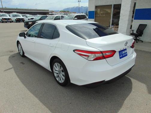 White 2018 Toyota Camry
