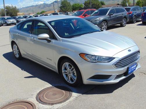 Silver 2018 Ford Fusion Hybrid SE