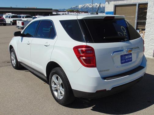 White 2017 Chevrolet Equinox LS