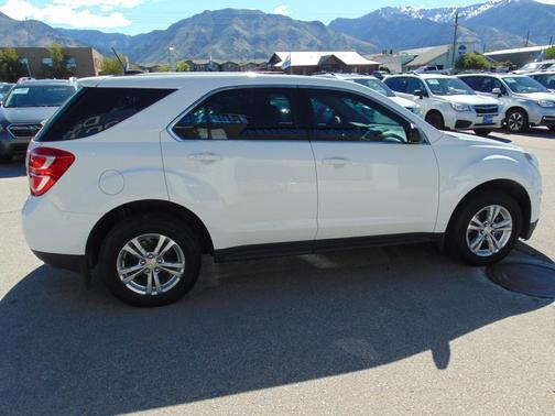 White 2017 Chevrolet Equinox LS
