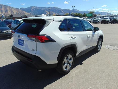 2020 Toyota RAV4 Hybrid LE
