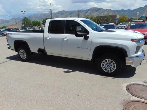 White 2022 Chevrolet Silverado 2500 LT
