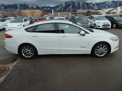 2017 Ford Fusion Hybrid SE