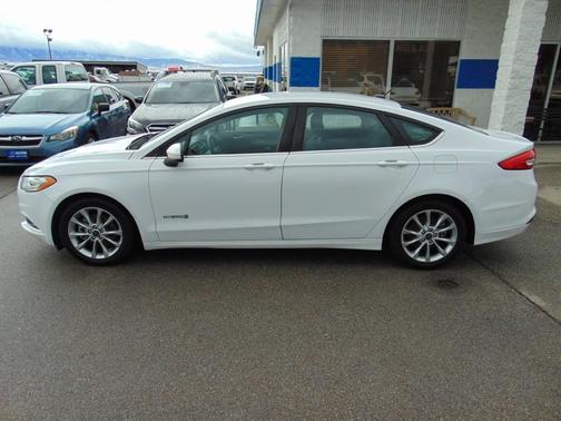 2017 Ford Fusion Hybrid SE