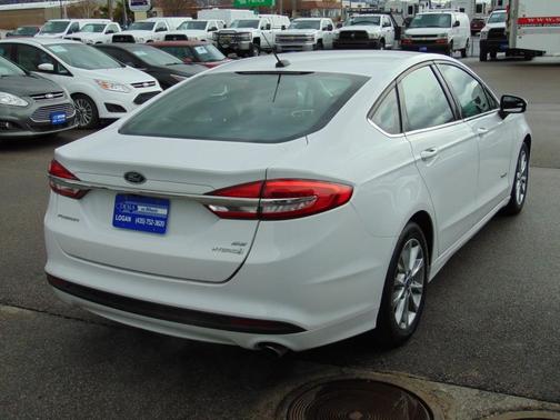 2017 Ford Fusion Hybrid SE