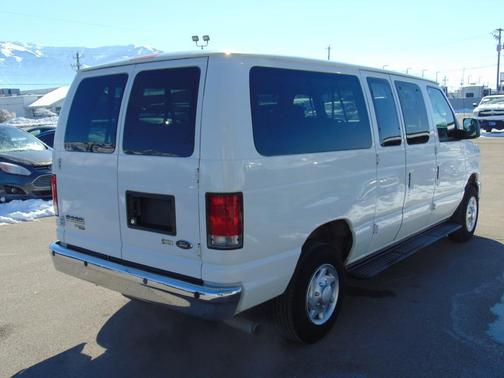 2014 Ford E350 Super Duty 