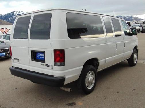 2013 Ford E350 Super Duty 