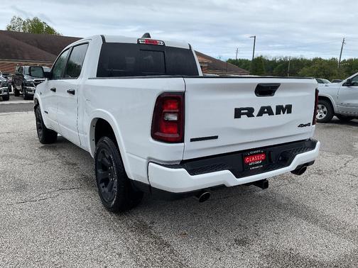 Bright White Clearcoat 2026 RAM 1500 Big Horn/Lone Star