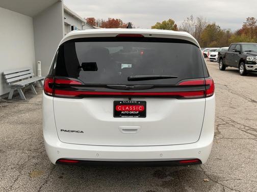 2026 Chrysler Pacifica L