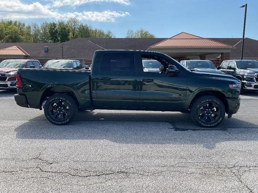 Serrano Green Metallic 2026 RAM 1500 Big Horn/Lone Star
