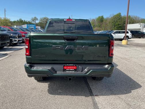Serrano Green Metallic 2026 RAM 1500 Big Horn/Lone Star