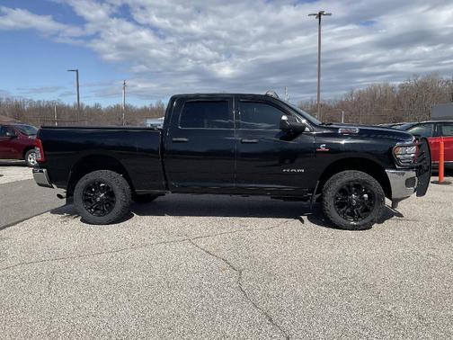 2022 RAM 2500 Big Horn Crew Cab 4x4 6'4' Box