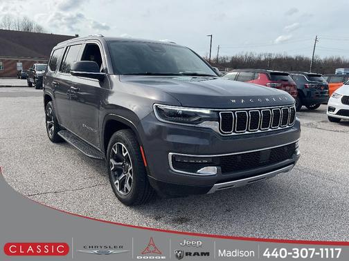 Baltic Gray Metallic Clearcoat 2023 Jeep Wagoneer Series III 4x4