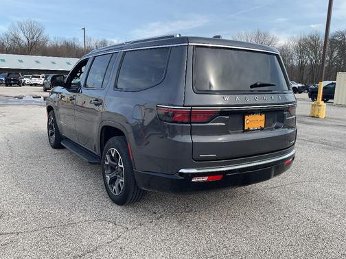 Baltic Gray Metallic Clearcoat 2023 Jeep Wagoneer Series III 4x4