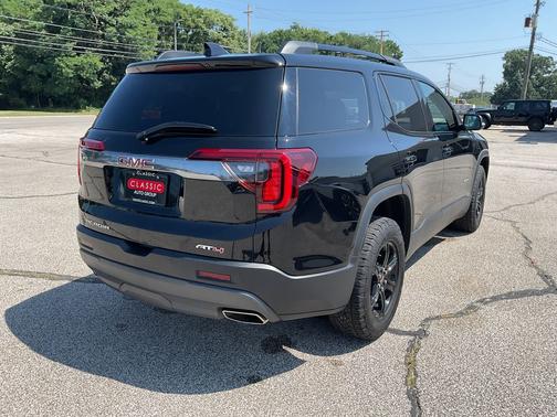 2023 GMC Acadia AWD AT4