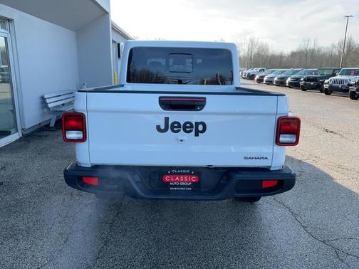 2026 Jeep Gladiator Sahara 4x4