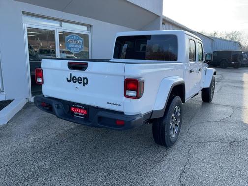 2026 Jeep Gladiator Sahara 4x4