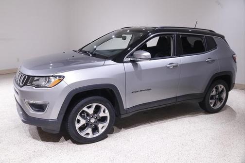 Photo 3 of 21 of 2020 Jeep Compass Limited