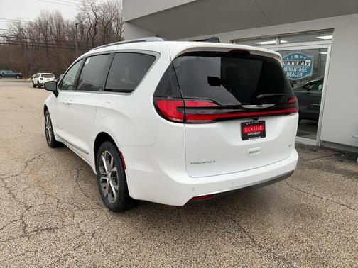 2026 Chrysler Pacifica L