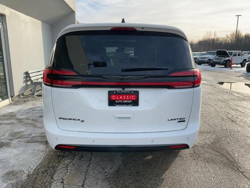 2026 Chrysler Pacifica Limited