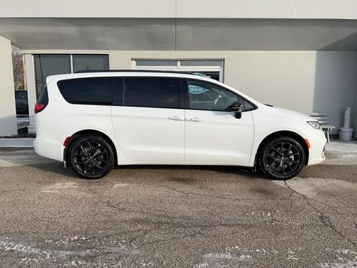 2026 Chrysler Pacifica Limited