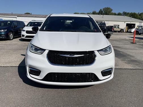 2026 Chrysler Pacifica L