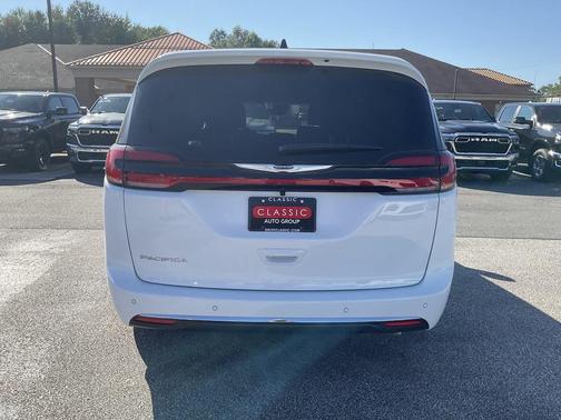 2026 Chrysler Pacifica L